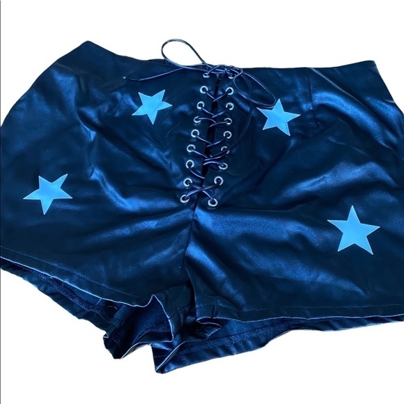 Shein Black with White Stars Tie Up Faux Leather Shorts Size Large - Picture 3 of 9